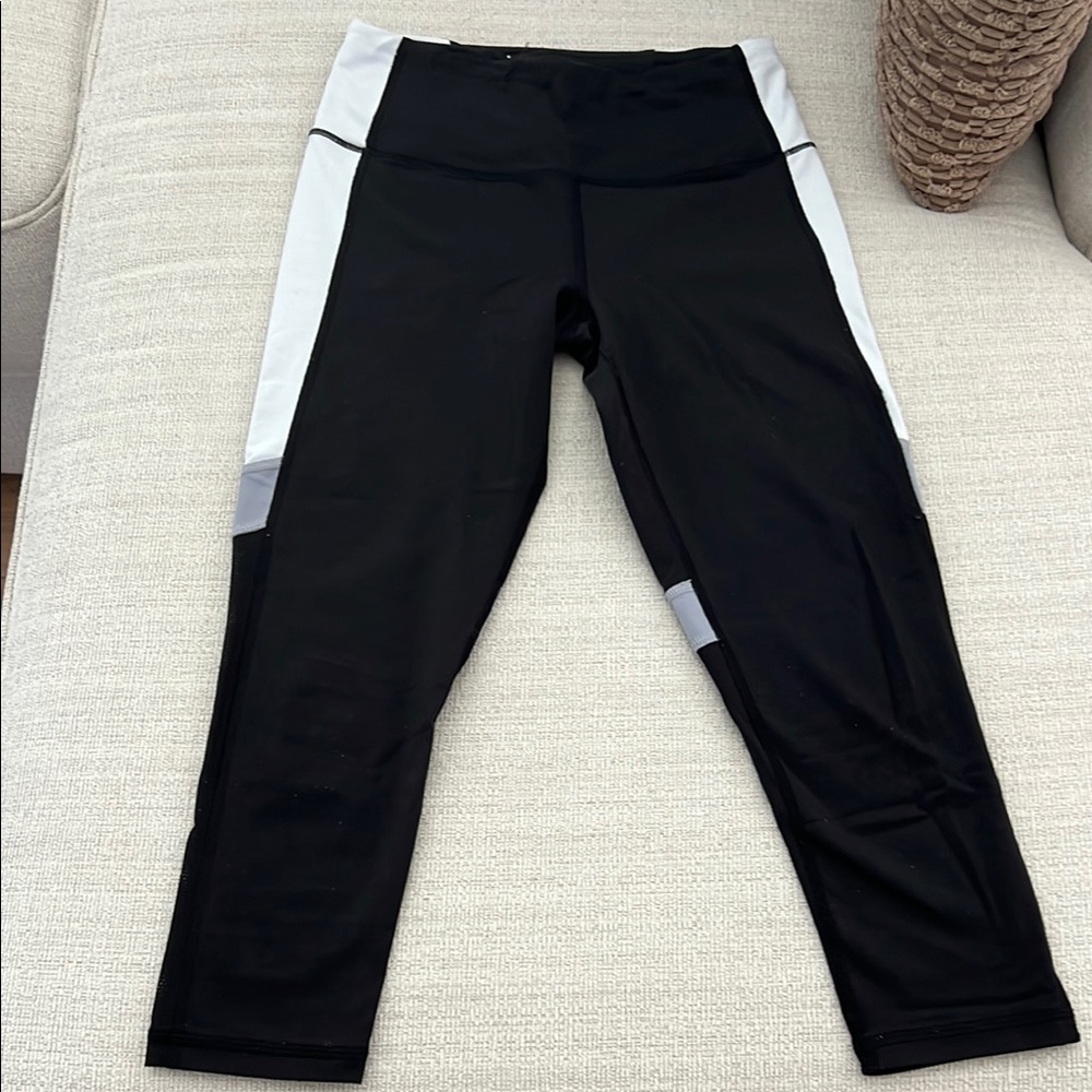Victoria Sport Black and Gray Cropped Leggings